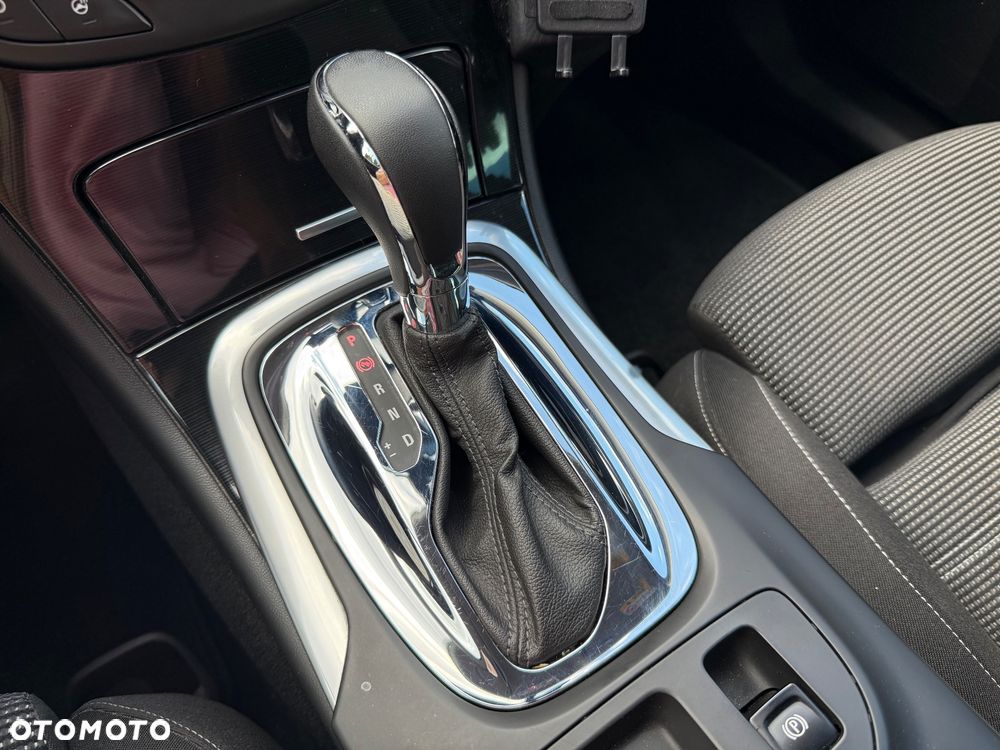 Opel Insignia - 23