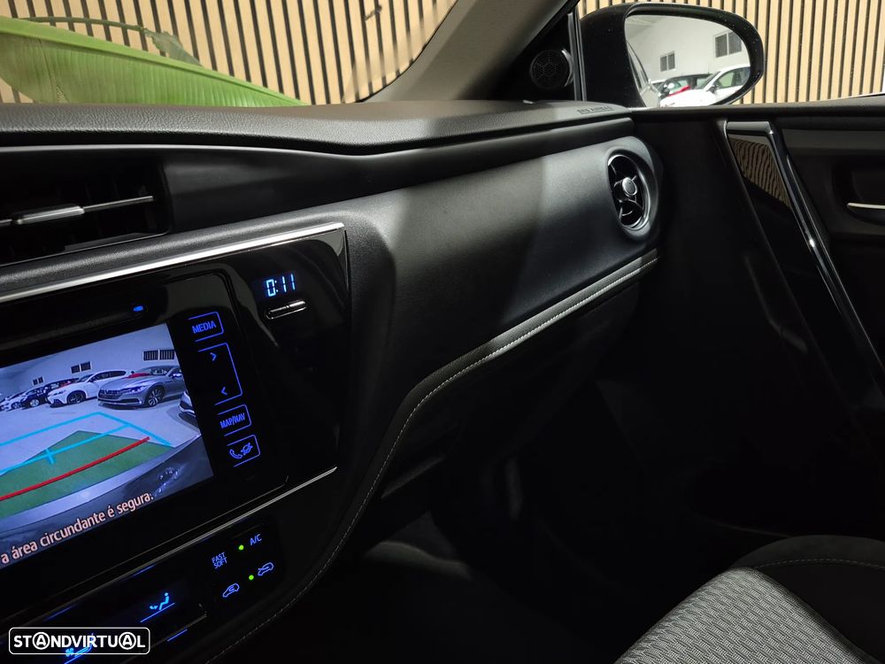Toyota Auris 1.8 HSD Exclusive - 23