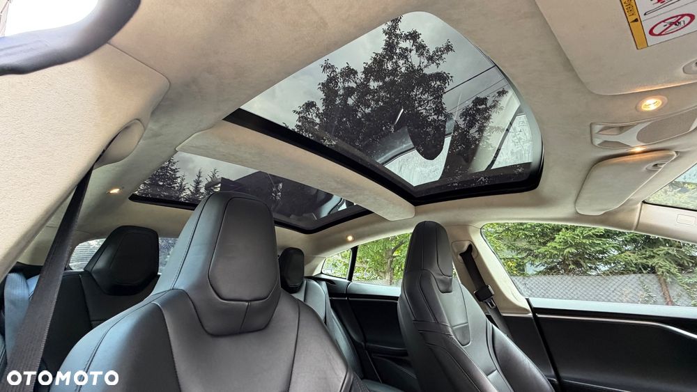 Tesla Model S - 17