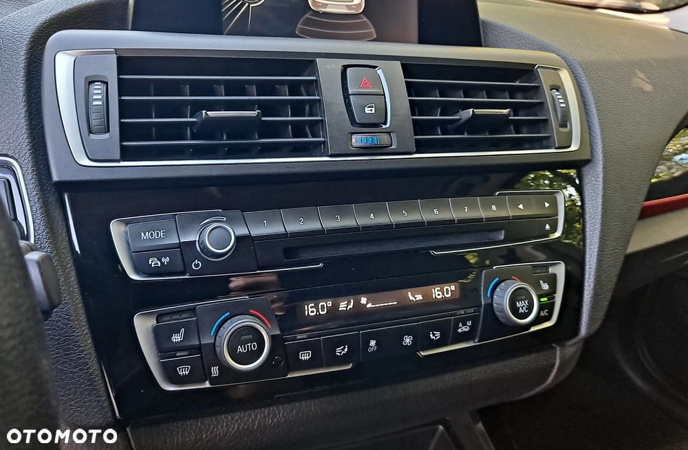 BMW Seria 1 120d Sport-Aut Sport Line - 31