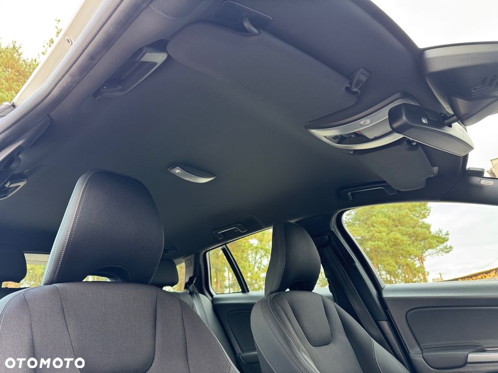 Volvo V60 D3 Momentum - 24