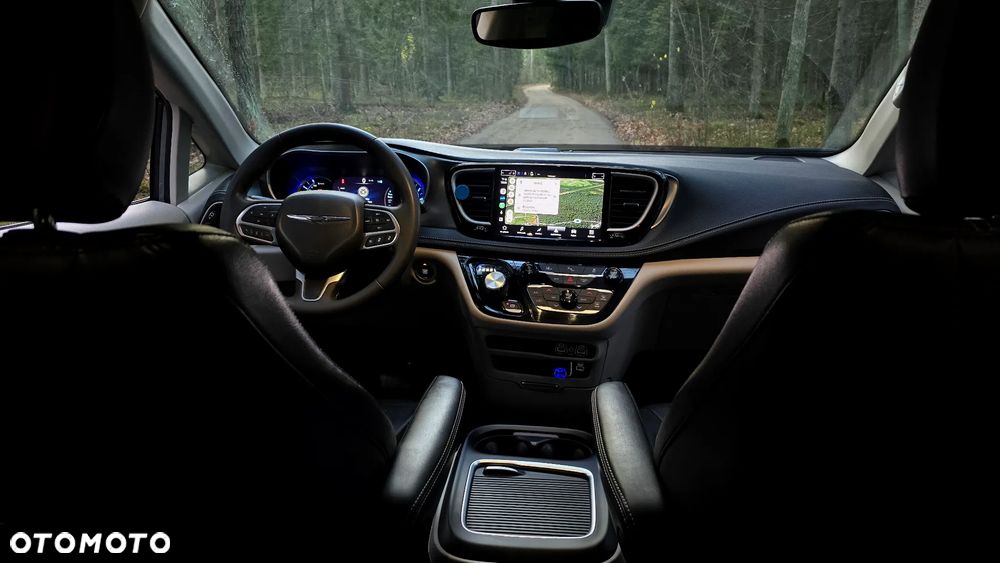 Chrysler Pacifica - 31