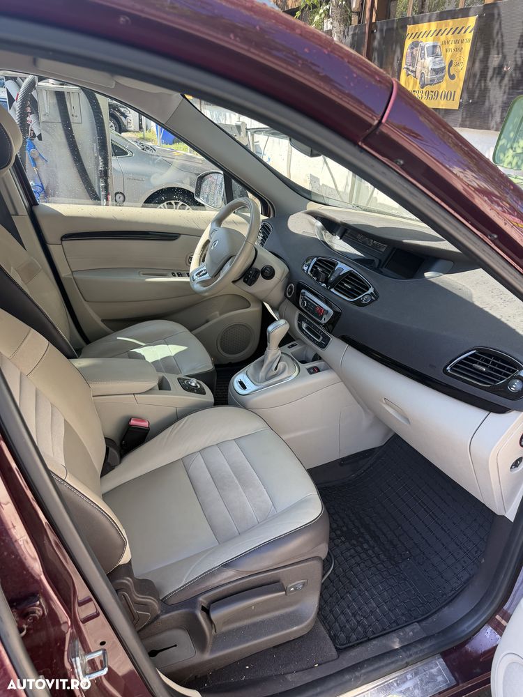 Renault Grand Scenic - 10