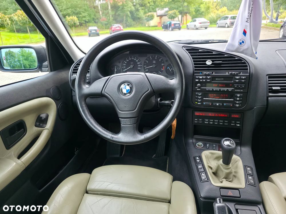 BMW Seria 3 320i - 22