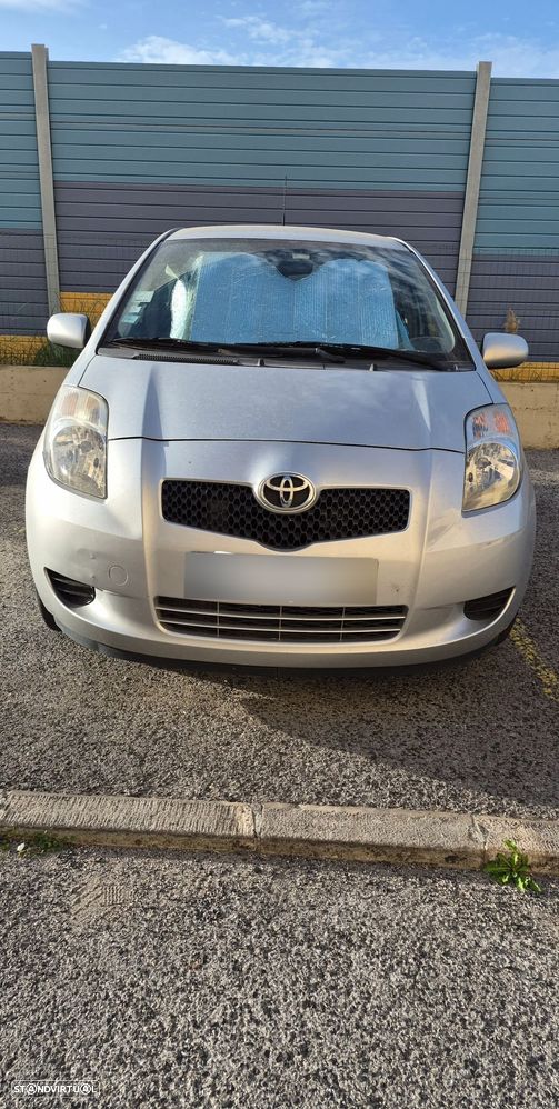 Toyota Yaris - 1