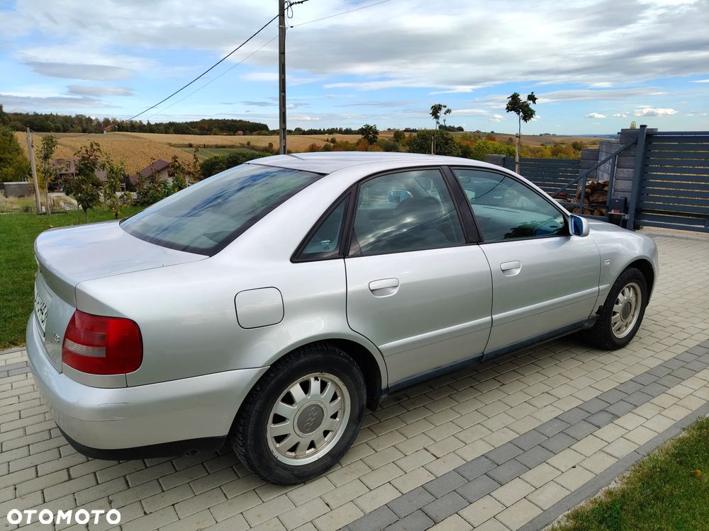 Audi A4 1999 photo 4