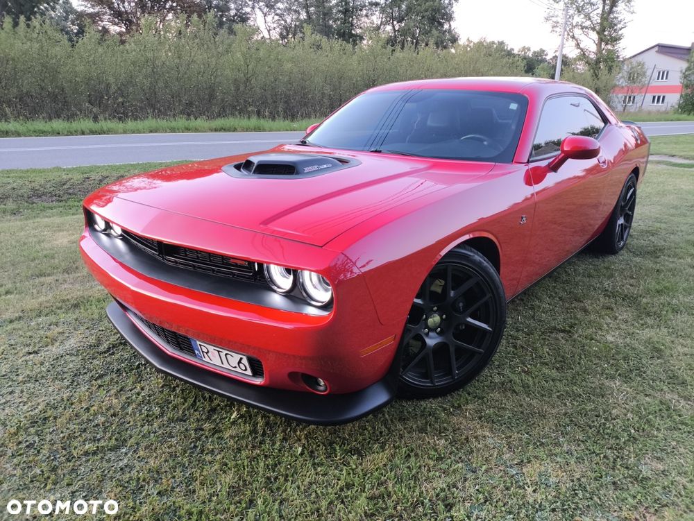 Dodge Challenger - 1