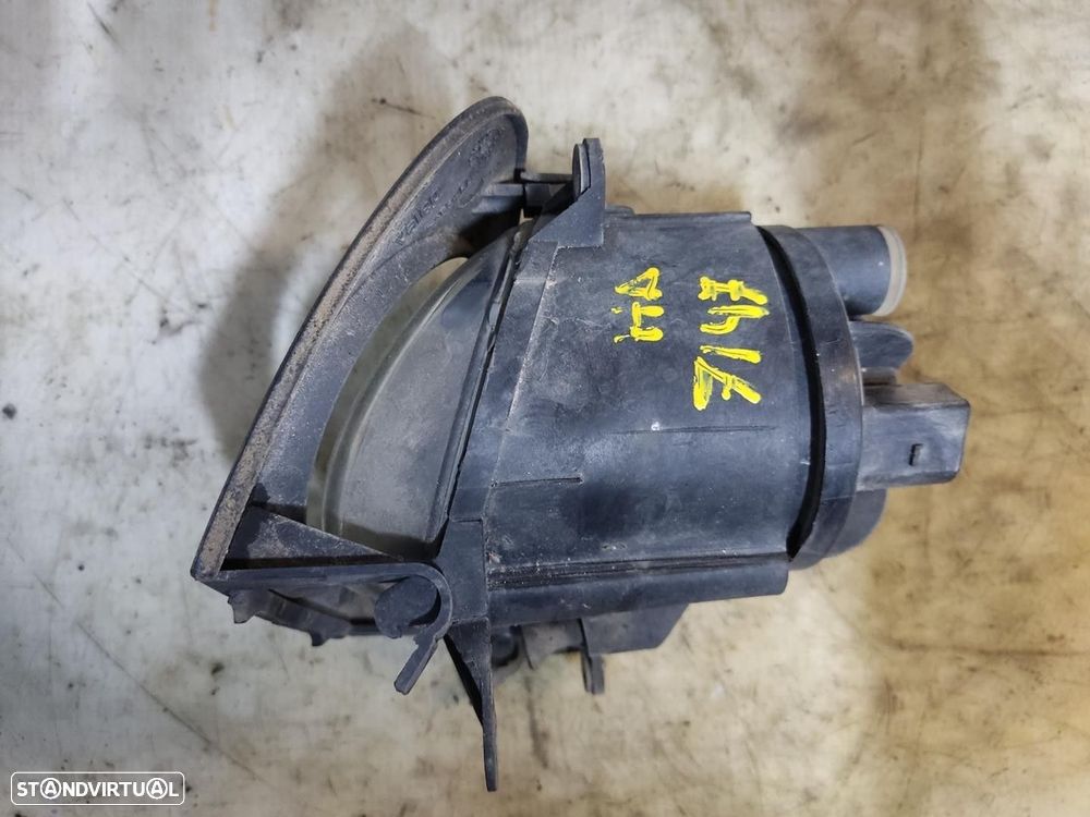 FAROL NEVOEIRO DIREITO AUDI A4 AVANT 2001 -8D0941700B - 2