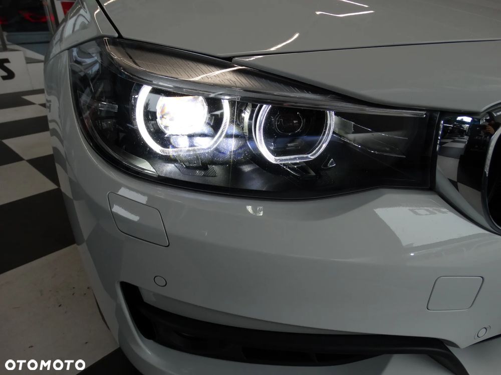 BMW Seria 3 318d Luxury Line - 31