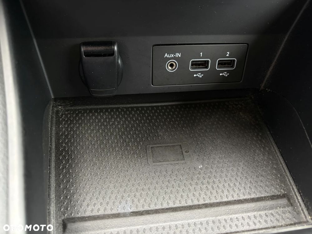 Renault Captur TCe 100 BUSINESS EDITION - 33