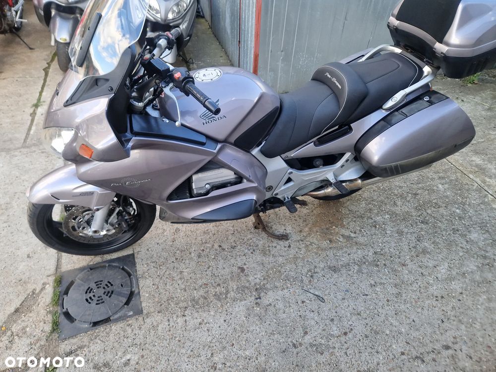 Honda ST - 6