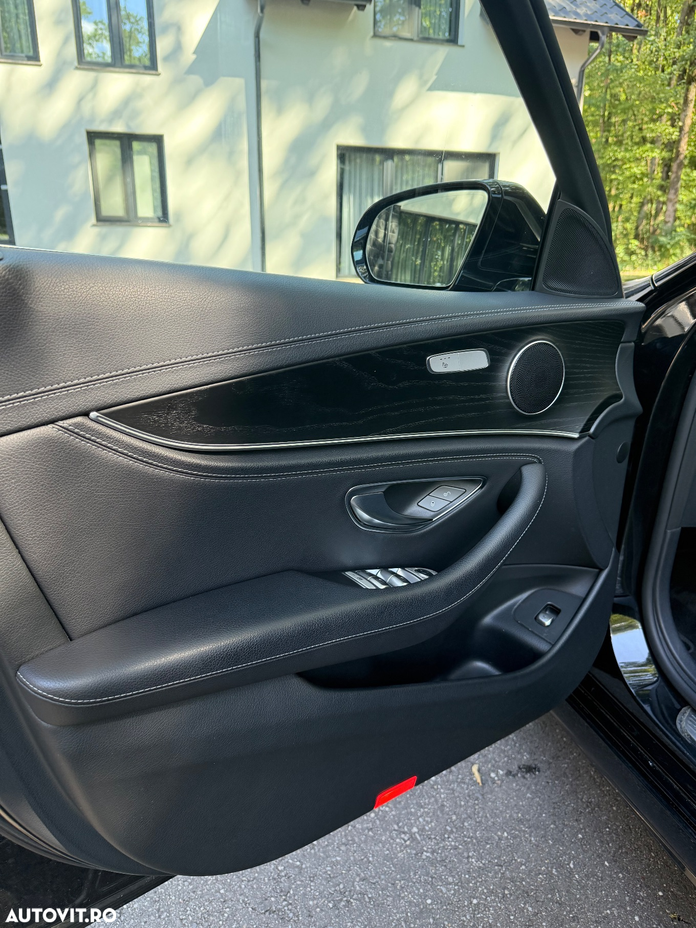 Mercedes-Benz E 220 d T 9G-TRONIC AMG Line - 10