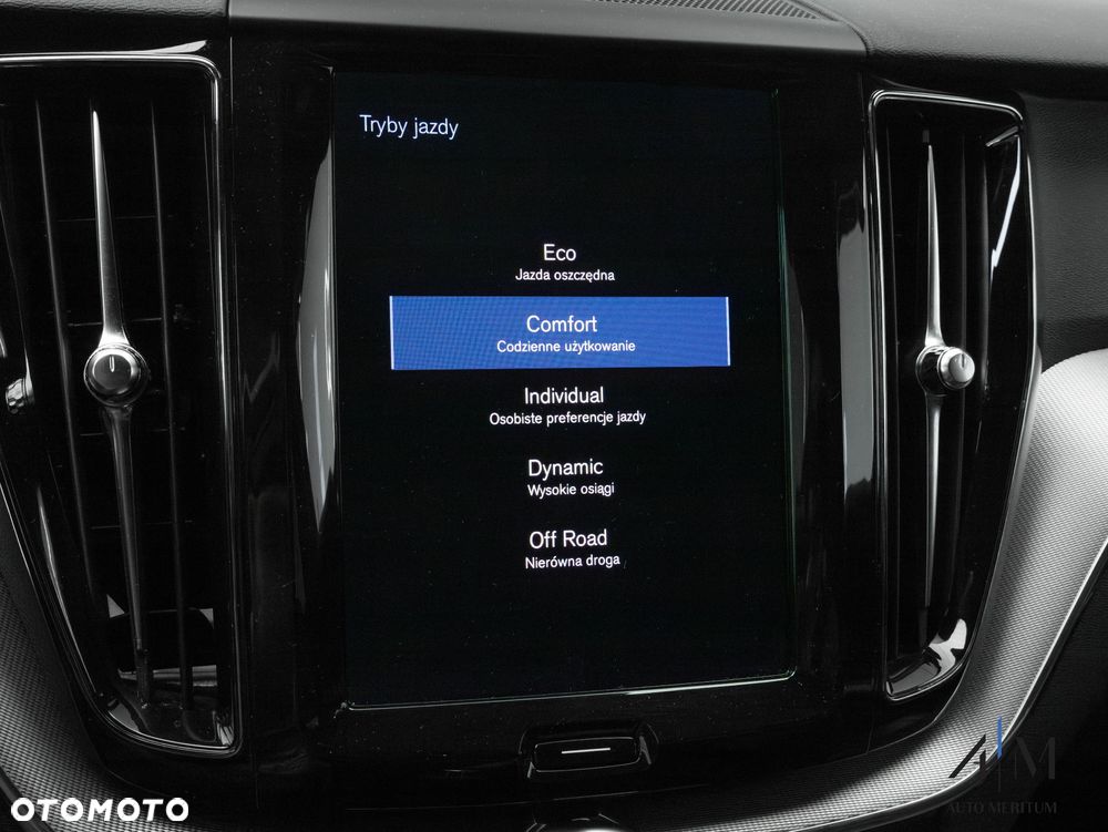 Volvo XC 60 B4 D AWD Ultimate Dark - 31