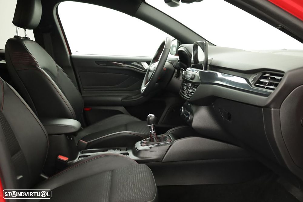 Ford Focus 1.0 EcoBoost ST-Line - 23