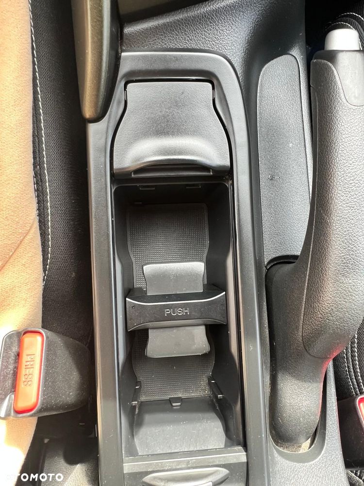 Honda Civic 1.8 i-VTEC Sport Black Edition - 18