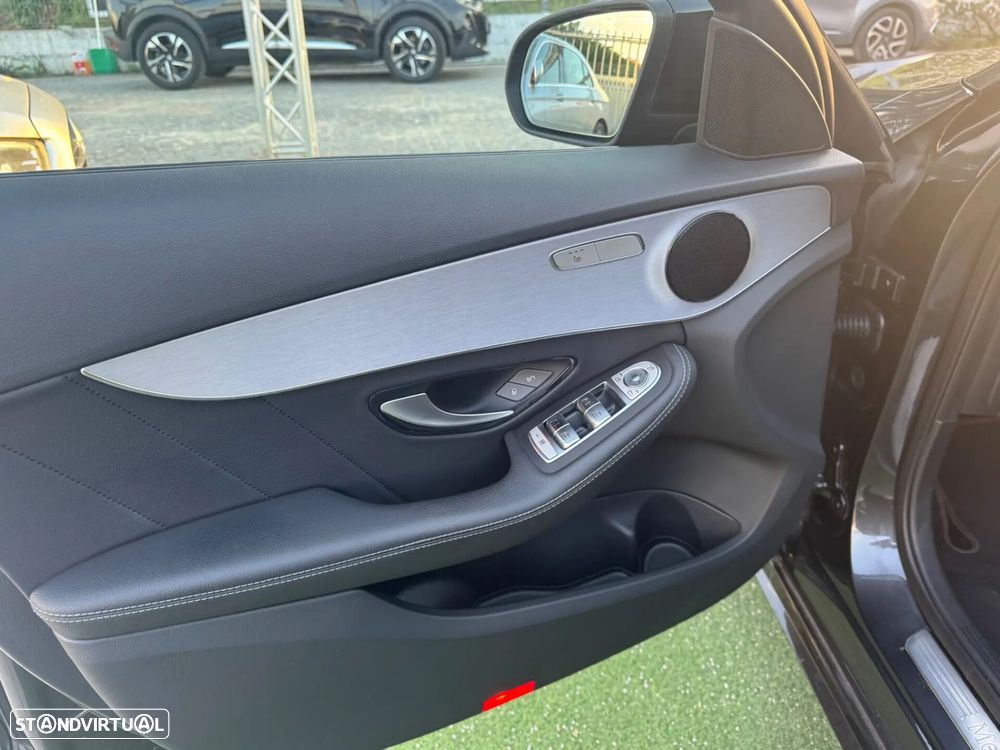 Mercedes-Benz C 300 de AMG Line - 13