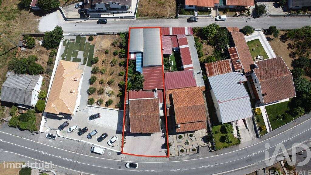 Ateliê T3 em Oiã de 335,81 m2 - Grande imagem: 2/37