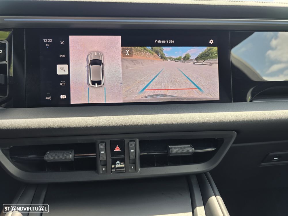 Porsche Macan Electric 4 - 31