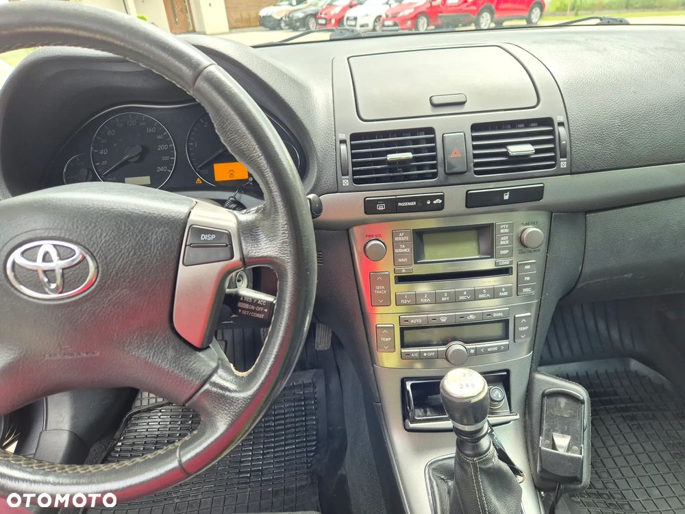 Toyota Avensis 2.2 D-CAT Sol plus NAVI - 24