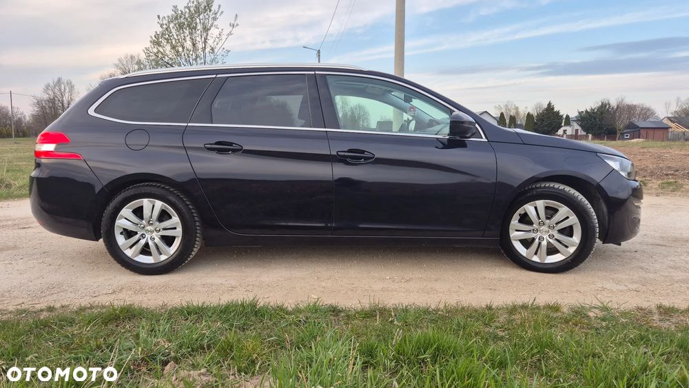 Peugeot 308 1.6 BlueHDi Allure S&S - 16