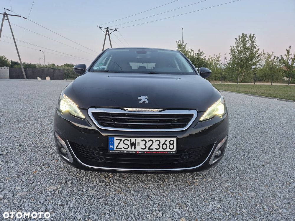 Peugeot 308 - 8