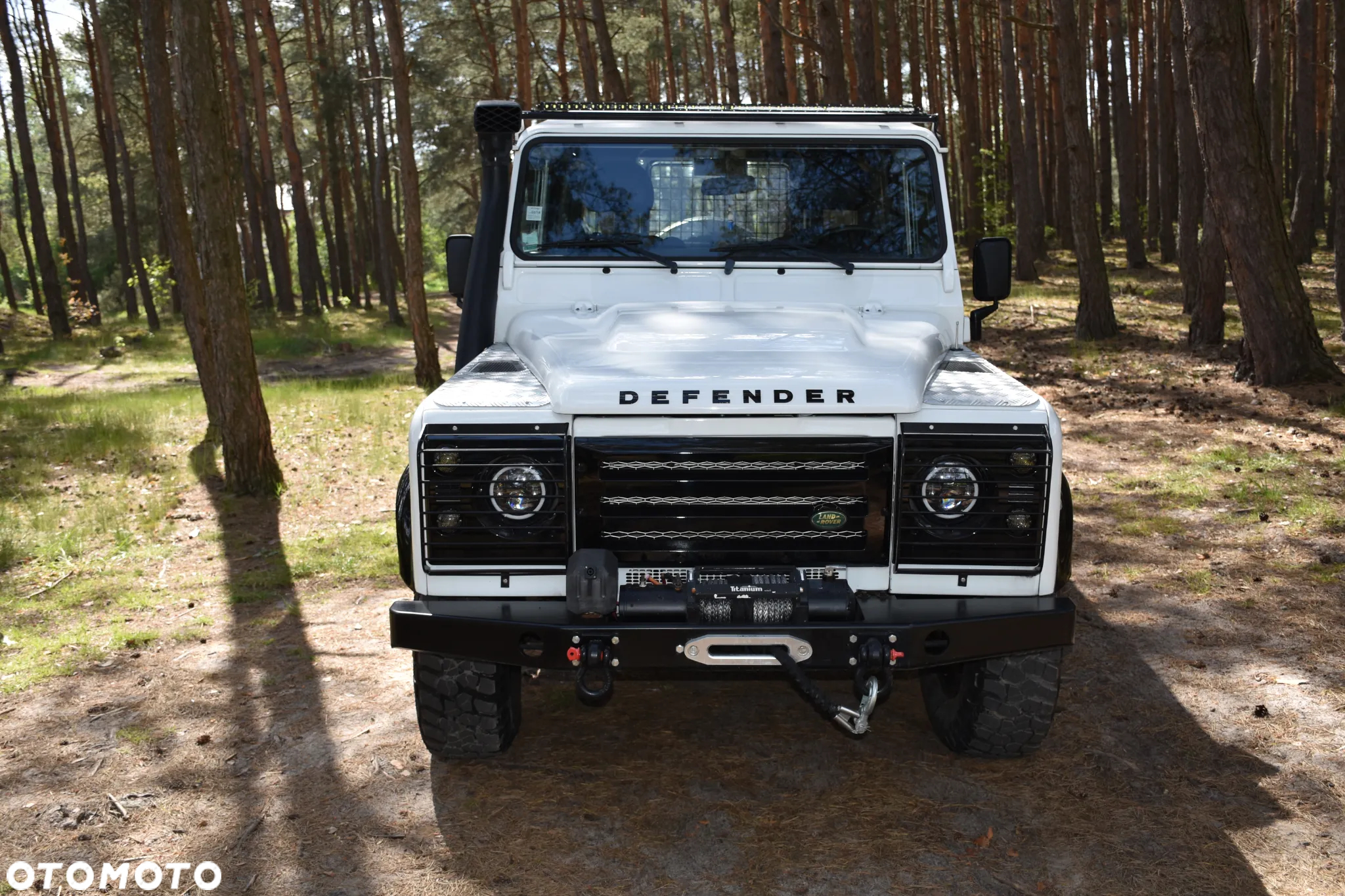 Land Rover Defender 90 2.4 TD4 E