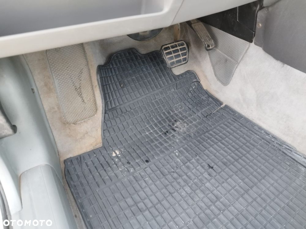 Volkswagen Passat 2.0 GL - 26