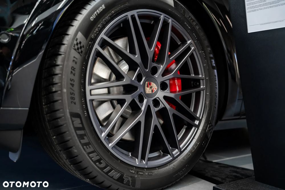 Porsche Cayenne GTS - 25