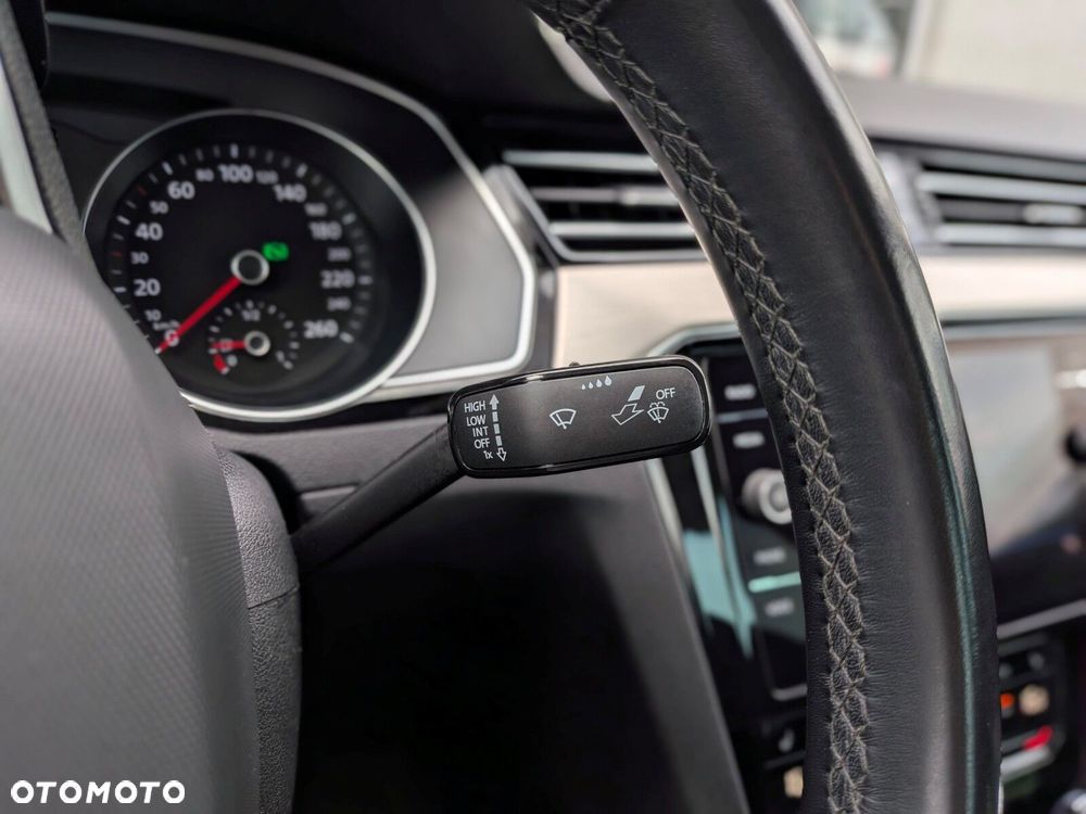 Volkswagen Passat 2.0 TDI Elegance DSG - 21