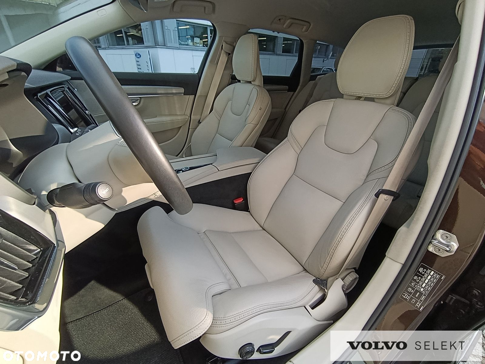Volvo V90 Cross Country - 13