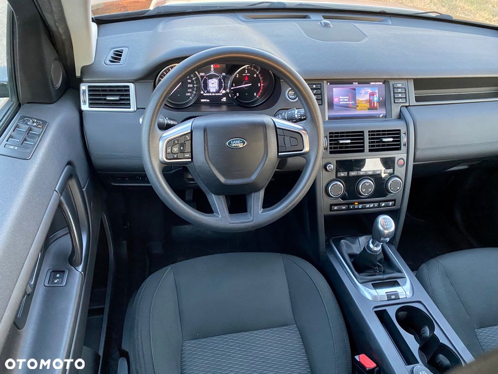Land Rover Discovery Sport - 11