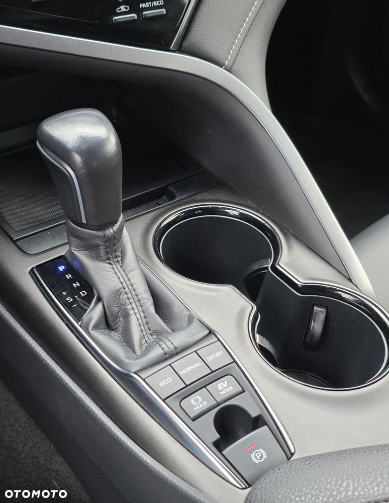 Toyota Camry 2.5 Hybrid Prestige CVT - 20