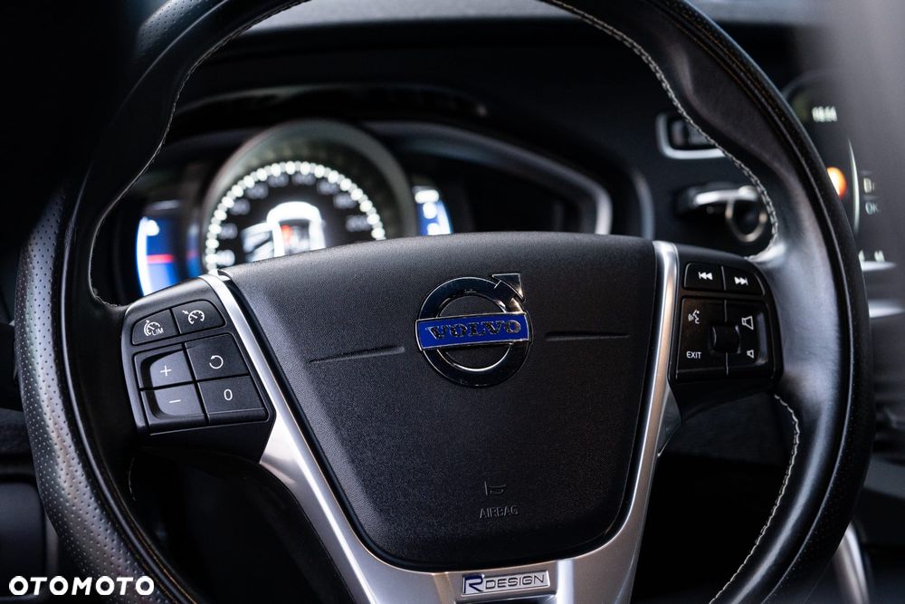 Volvo V40 D2 Drive-E R-Design Momentum - 9