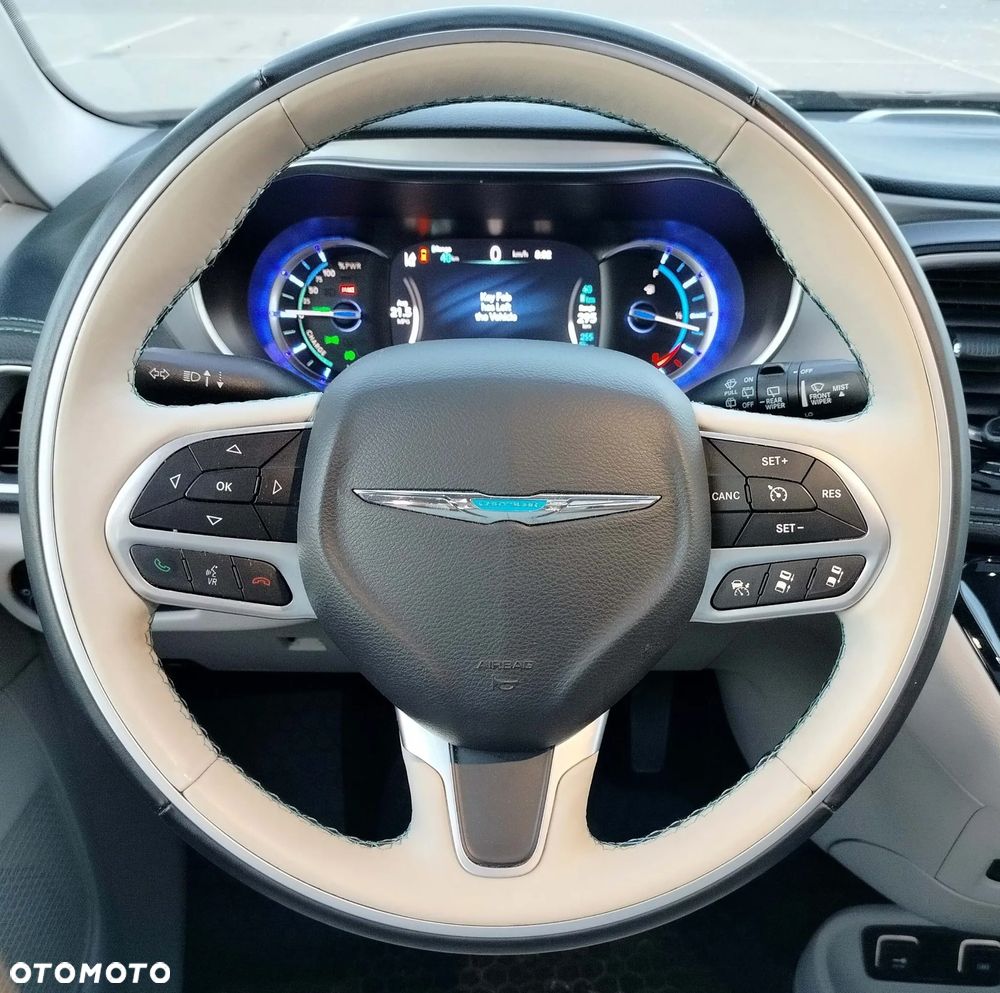 Chrysler Pacifica - 21
