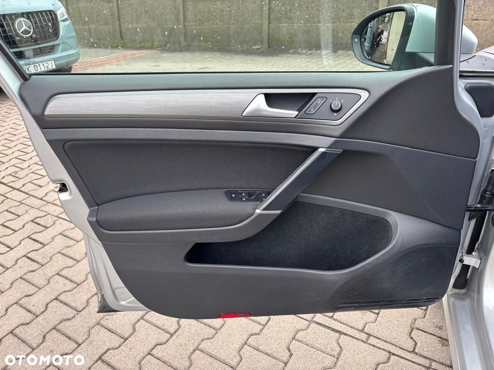Volkswagen Golf - 15