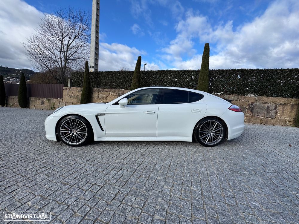 Porsche Panamera 4 PDK Platinum Edition - 22