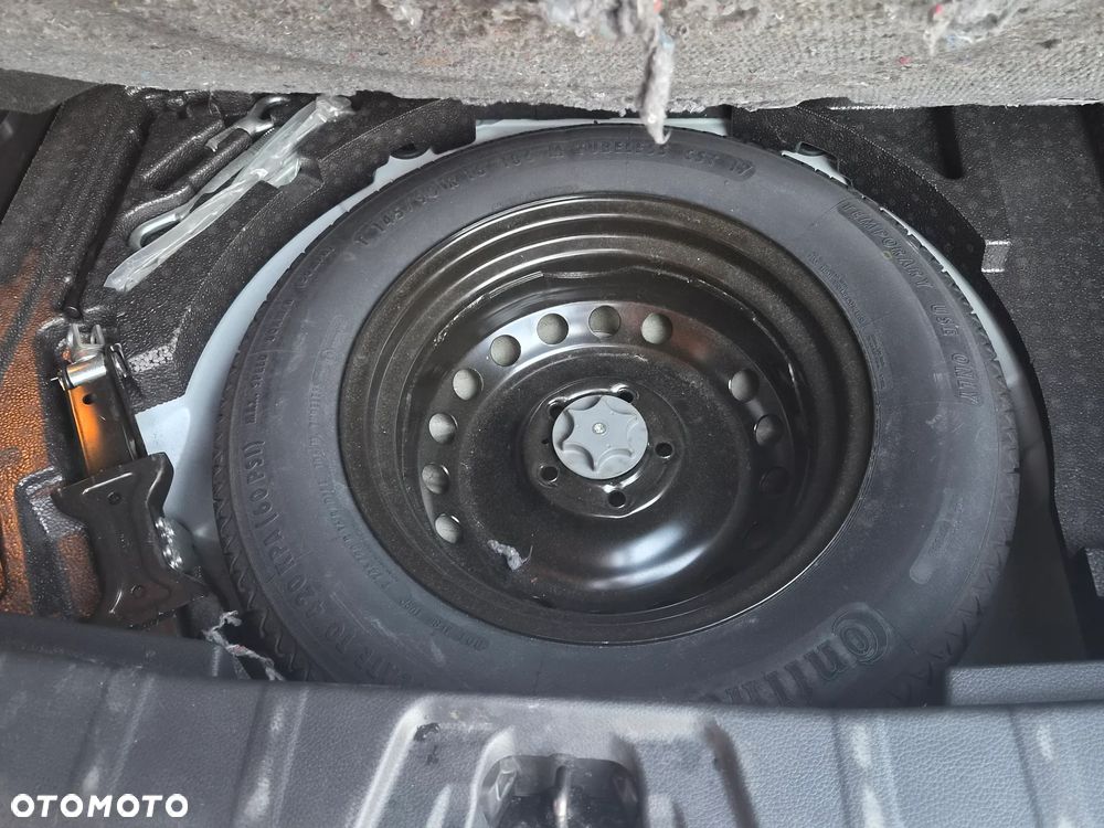 Nissan Qashqai 1.6 DCi Xtronic N-Connecta - 24