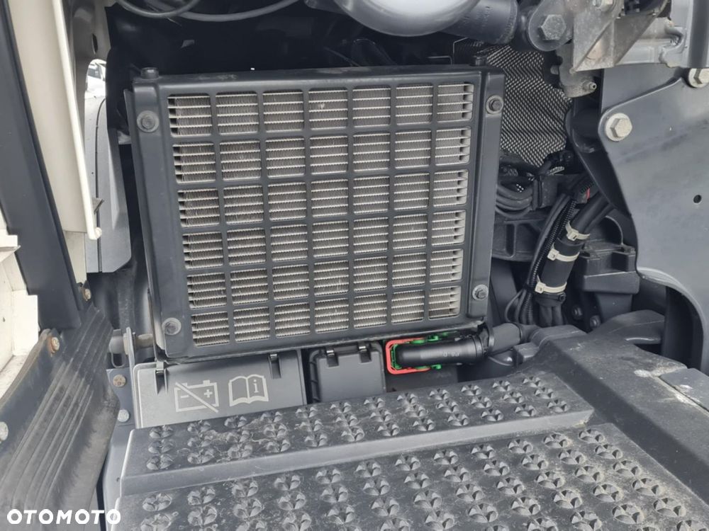 Scania Scania V8 po kontrakcie serwisowym - 13