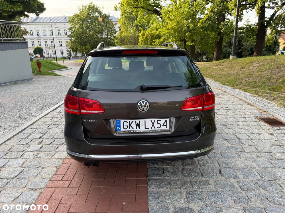 Volkswagen Passat 2.0 TDI BlueMotion Technology Exclusive - 5