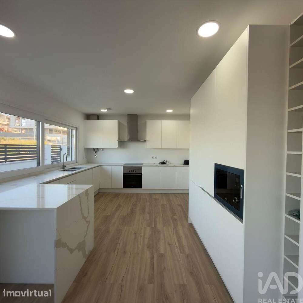 Casa / Villa T3 em Rio de Mouro de 265,00 m2 - Grande imagem: 2/29