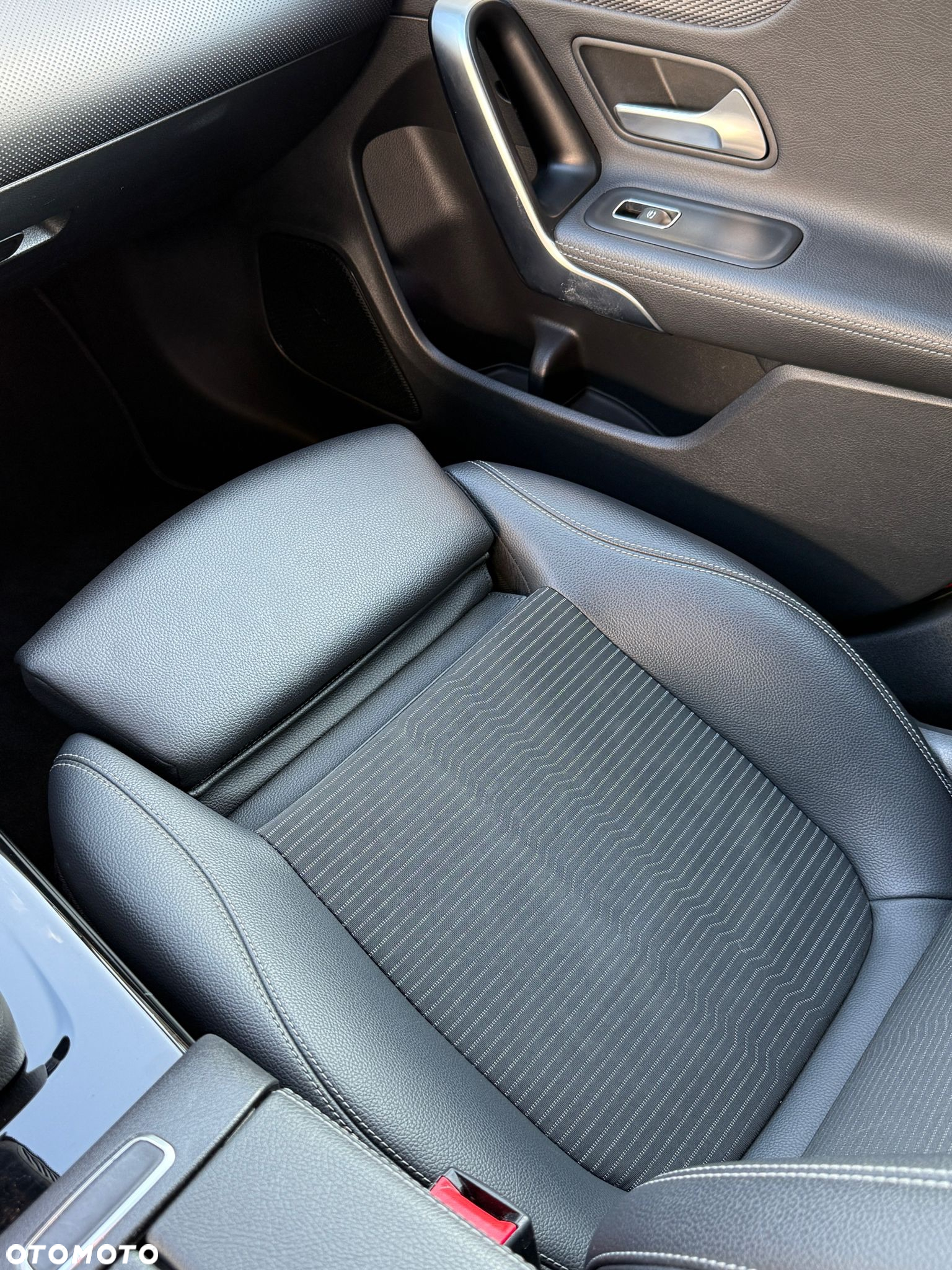 Mercedes-Benz CLA 220 Progressive 7G-DCT - 10