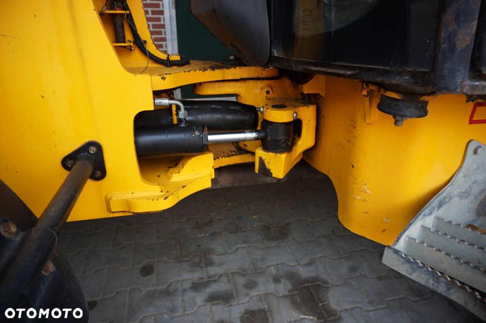 JCB 406 , ROK 2012 / 20 km/h  Łopata 4-1 i widły do ​​palet - 8