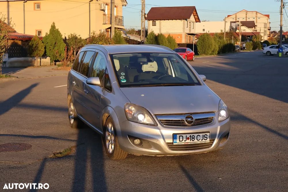 Opel Zafira - 1