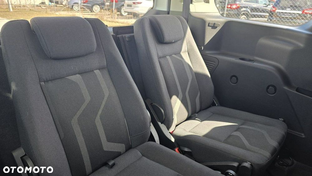 Ford Transit Connect - 13