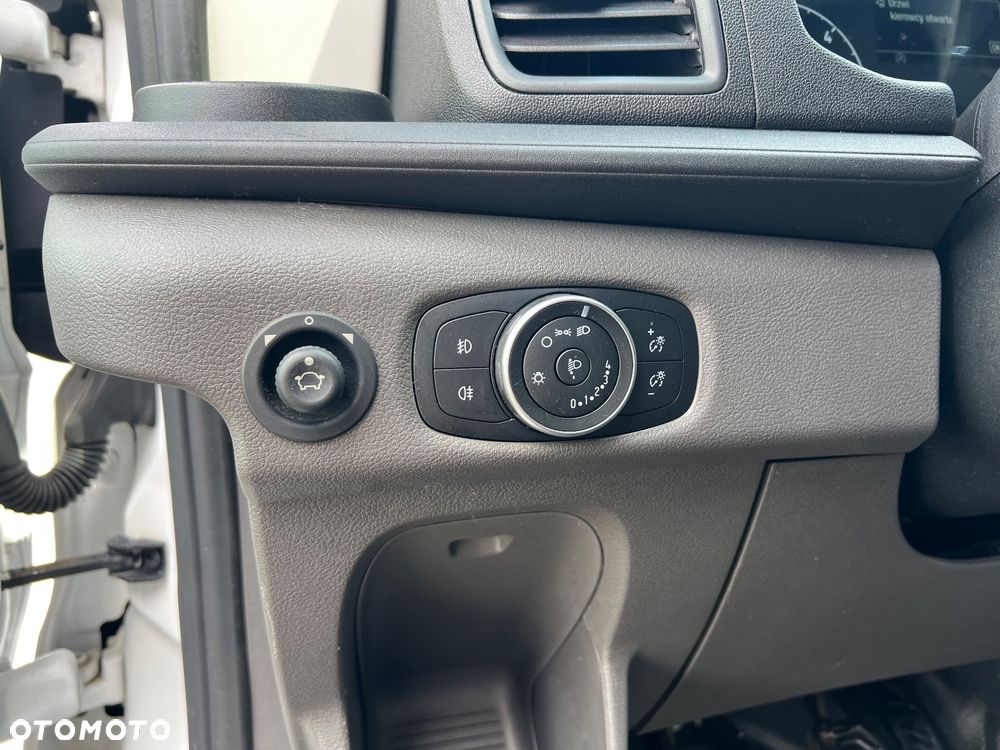 Ford Transit - 28
