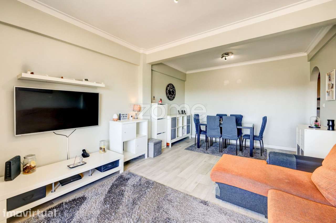Apartamento T2 em Idanha, Belas