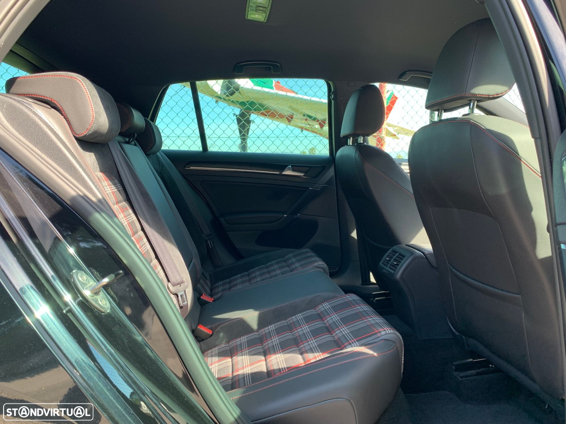 VW Golf 2.0 TSi GTi Performance - 9