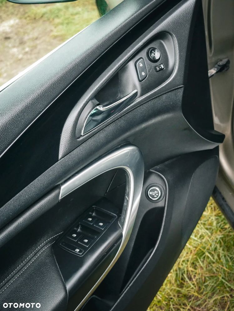 Opel Insignia 2.0 CDTI Cosmo ecoFLEX S&S - 17