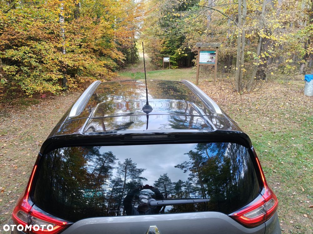 Renault Grand Scenic - 36