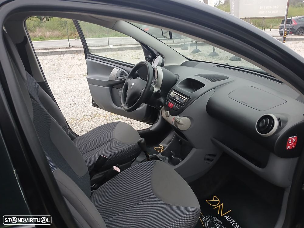 Peugeot 107 1.0 Trendy - 2